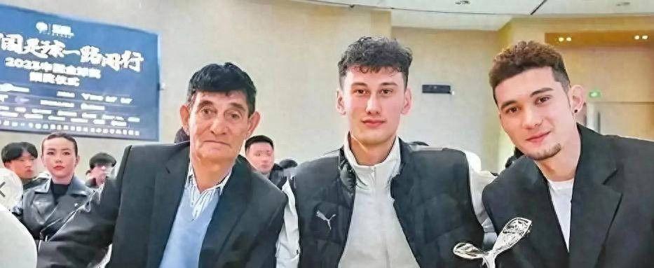 PG电子中国-拜合拉木哥哥：捡瓶子卖苞米，放