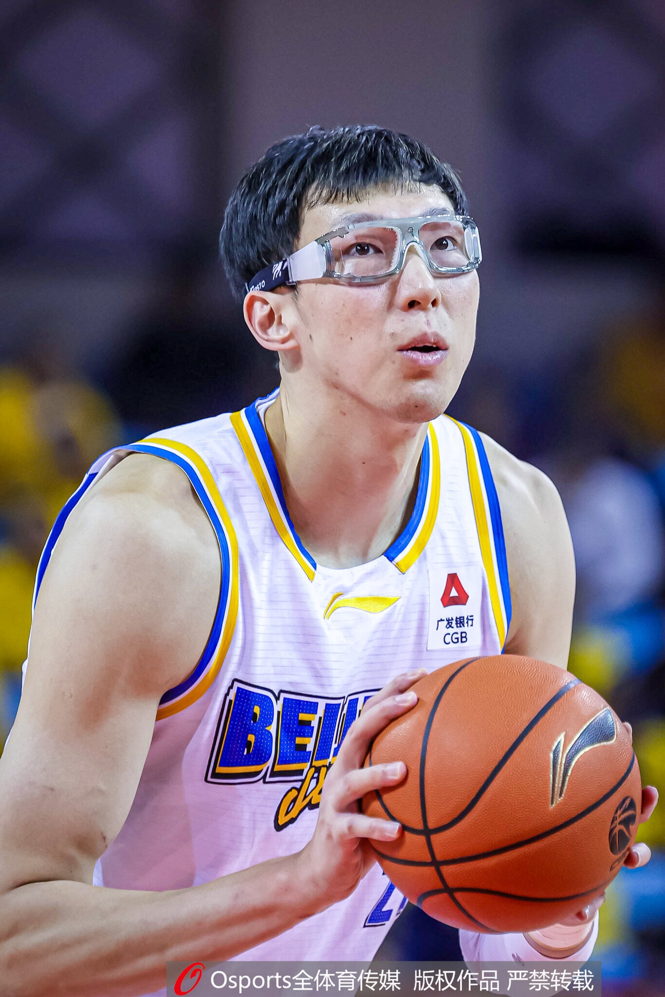 官方网站-状态不佳但好在赢了!周琦7罚1中&运动战3中1 仅得3分9板1帽